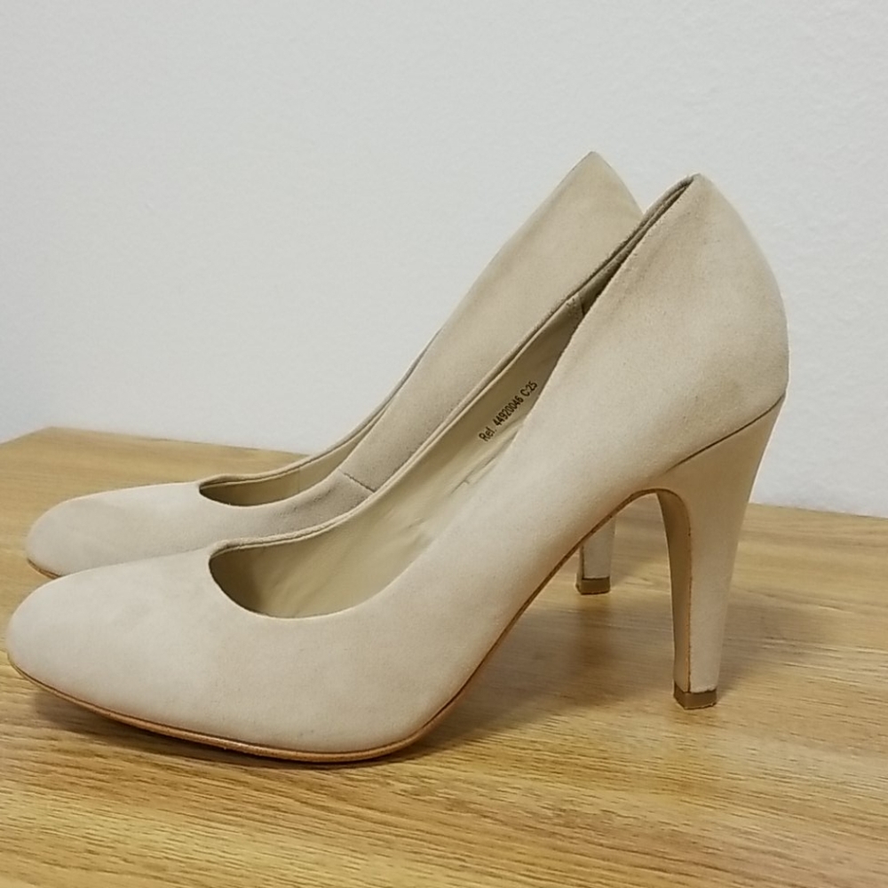 Mango suede tan/beige 4" pumps EUC sz 9/9.5 EU 40